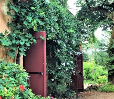 Sainte-Alvere Bed & Breakfast | Chambres d'hotes Les Coustilles