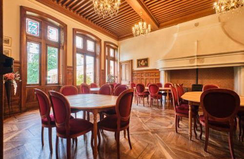 Saint-Geoire-en-Valdaine House | Chambres au Chateau Saint-geoire