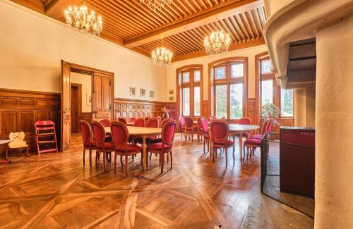 Saint-Geoire-en-Valdaine House | Chambres au Chateau Saint-geoire