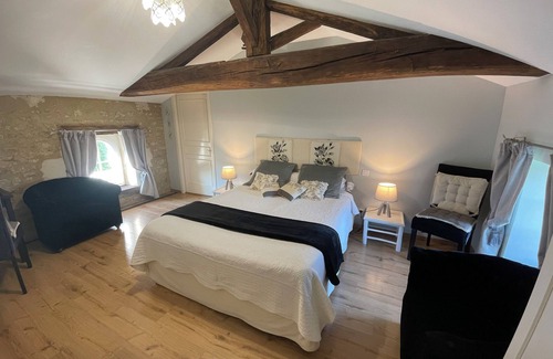 Saint-Hilaire-des-Loges Bed & Breakfast | Chambres d'hôtes le Tilleul