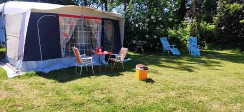 Fougeres-sur-Bievre Bed & Breakfast | Chambres insolites caravanes -Cheverny -Chambord -Zoo Beauval-Chenonceau