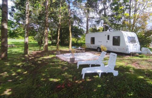 Fougeres-sur-Bievre Bed & Breakfast | Chambres insolites caravanes -Cheverny -Chambord -Zoo Beauval-Chenonceau