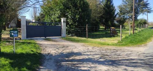 Fougeres-sur-Bievre Bed & Breakfast | Chambres insolites caravanes -Cheverny -Chambord -Zoo Beauval-Chenonceau