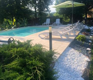 Cenac-et-Saint-Julien Bed & Breakfast | Chambres Les Plantous de Severo