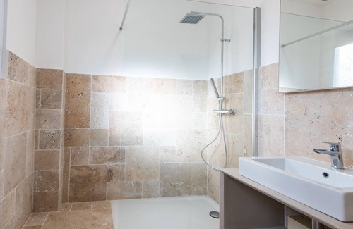 Le Plan-de-Grasse House | Chambres Lougolin