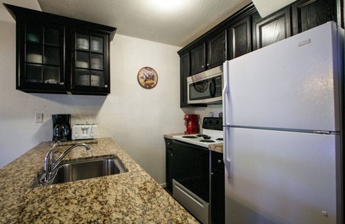 Mammoth Lakes Condo | Chamonix 94 Cozy Townhouse with Great Complex Amenities, Walk to Canyon Lodge by RedAwning