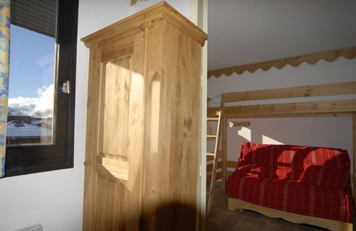 Chamonix City Centre Apartment | Chamonix center apartment, panoramic view of Mont Blanc, emotional shower