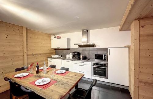 Chamonix City Centre Apartment | Chamonix centre: Appartement 2 chambres, terrasse, 4-6 pers, proche commerces - FR-1-507-16