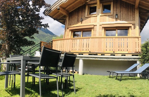 Les Houches Ski Chalet | Chamonix Valley Chalet Quartz new and cosy
