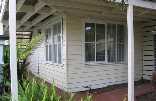 Sorrento House | Champagne Decking Sorrento a few minutes walk to town and beaches