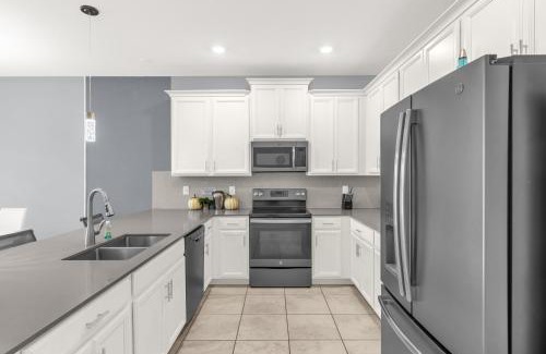 Four Corners House | Champion gate townhome