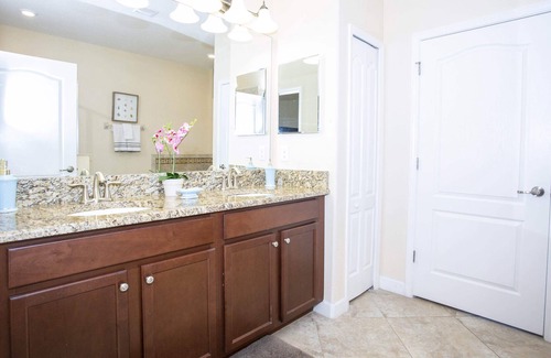 Davenport Villa | Champions Gate 8BD/5BA *Pool *Game Room *4Kings bd