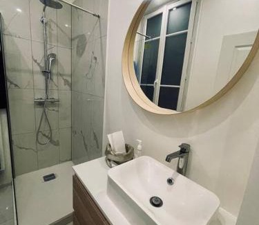 Grenelle Apartment | Champs de Mars Motte Picquet Paris