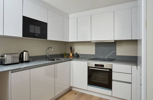 Holborn Apartment | Chancery Lane by Viridian Apartments