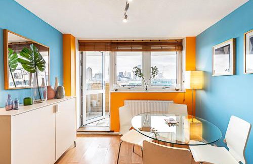 Farringdon Apartment | Chancery Lane Gem with Balcony and Lift