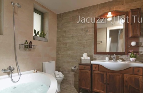 Heraklion Villa | Chandax luxury villa in Heraklion city center
