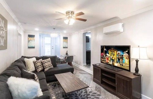 Hattiesburg Cottage | Chandelier Cottage -Functionality, Ideal Location