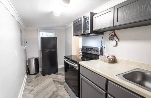 Hattiesburg Cottage | Chandelier Cottage -Functionality, Ideal Location