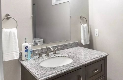 Hattiesburg Cottage | Chandelier Cottage -Functionality, Ideal Location