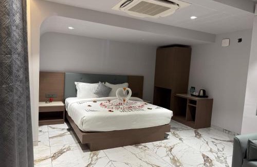 Khed Hotel | Chandi Haveli