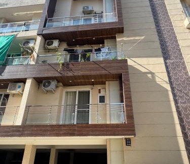 Zirakpur Apartment | Chandigarh Waale, Furnished Stay in Zirakpur