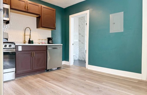 Evansville Apartment | Chandler F - KING 1BD/1BA Apt near Downtown