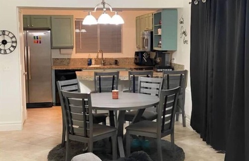 Stonegate Crossing II House | Chandler Home Away From Home