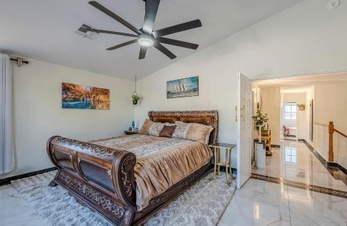 Carino Estates House | Chandler House with Free Heated Pool , Spa , Game Room and Mini Golf !