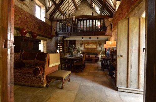 Castle Combe House | Chandlers, fabulous great hall in the heart of Castle combe