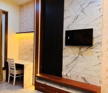 Mahmoorganj House | Chandra Homes