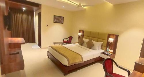 Dharmapuri Hotel | Chandra Residency