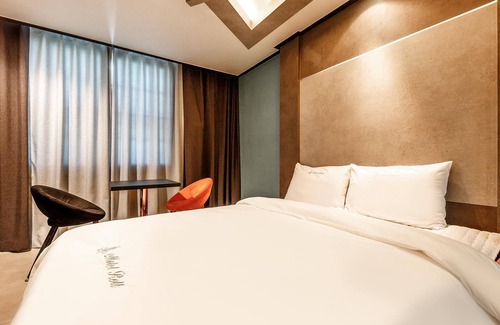 Changwon Hotel | Changwon Bonggok-dong Roll