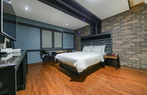 Masan Hotel | Changwon Masan Hotel BNB