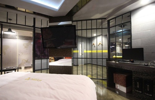 Changwon Hotel | Changwon Myeongseodong Hotel V