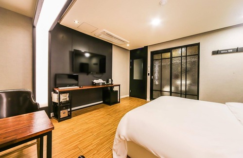Palyong-dong Hotel | Changwon Paryongdong Soo