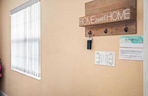 Tampa House | Channel Side,Down Town Tampa ,Ybor Palmetto Beach with pickle ball court
