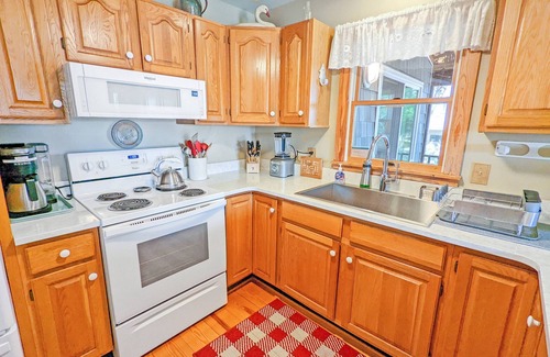 Piney Island House | Channel Watch - Waterfront home w/Private Pier!
