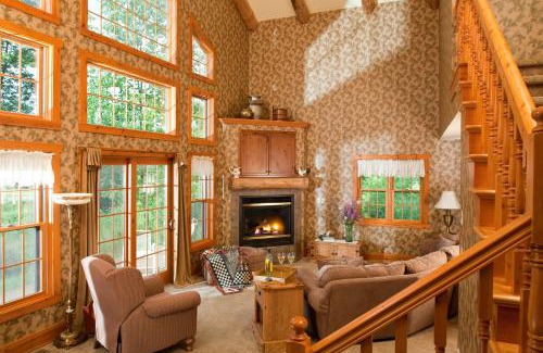 Sturgeon Bay Bed & Breakfast | Chanticleer Cabins