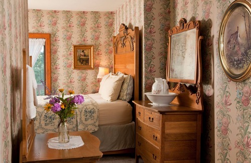 Sturgeon Bay Bed & Breakfast | Chanticleer Guest House