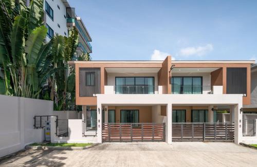 Sa Khu House | Chao Wilai Residence I Naiyang Beach I HKT Airport