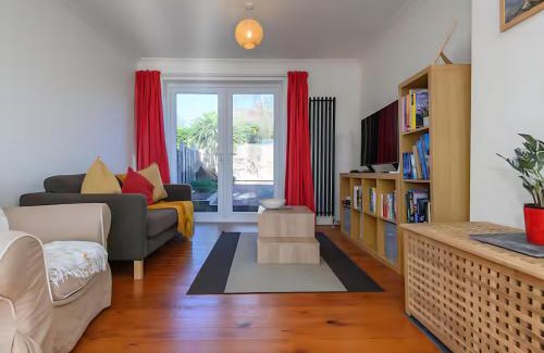 Roundhay House | Chapel Allerton Family Bliss - Near Roundhay Park Pass the Keys