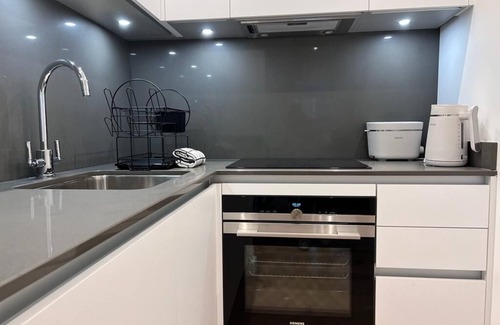 Bath City Centre Apartment | Chapel - Central Studio Apartment