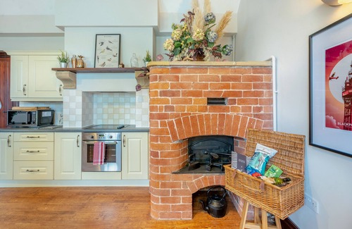 Wesham House | Chapel Cottage at Preese Hall Farm