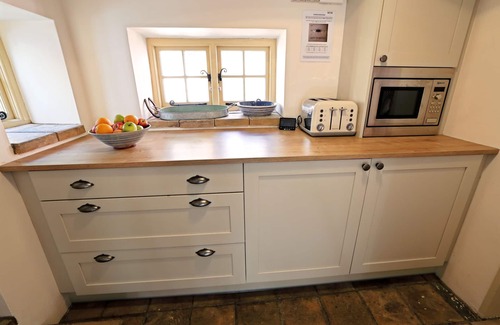 Warham Cottage | Chapel Cottage, Sleeps 6, Nr to Wells. EVCP, WiFi, Garden, Great for families