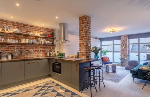 Angel Apartment | Chapel Loft - A Central London Haven