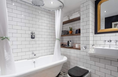 Angel Apartment | Chapel Loft - A Central London Haven