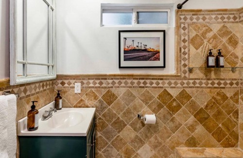 Valley Glen Apartment | Chaplin’s Garden Cottages