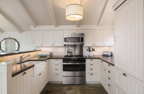 Cannon Beach House | Chapman Cove by AvantStay | Gorgeous Beach Bungalow w/Sauna