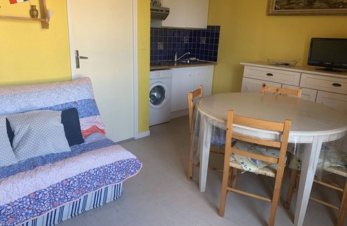 Merville-Franceville-Plage Apartment | Charming 4-Person Duplex with Balcony and Parking in Merville-Franceville