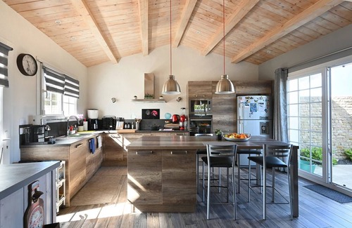 Saint-Clement-des-Baleines House | Charming Family Home Near Beach with Spacious Garden and Modern Amenities